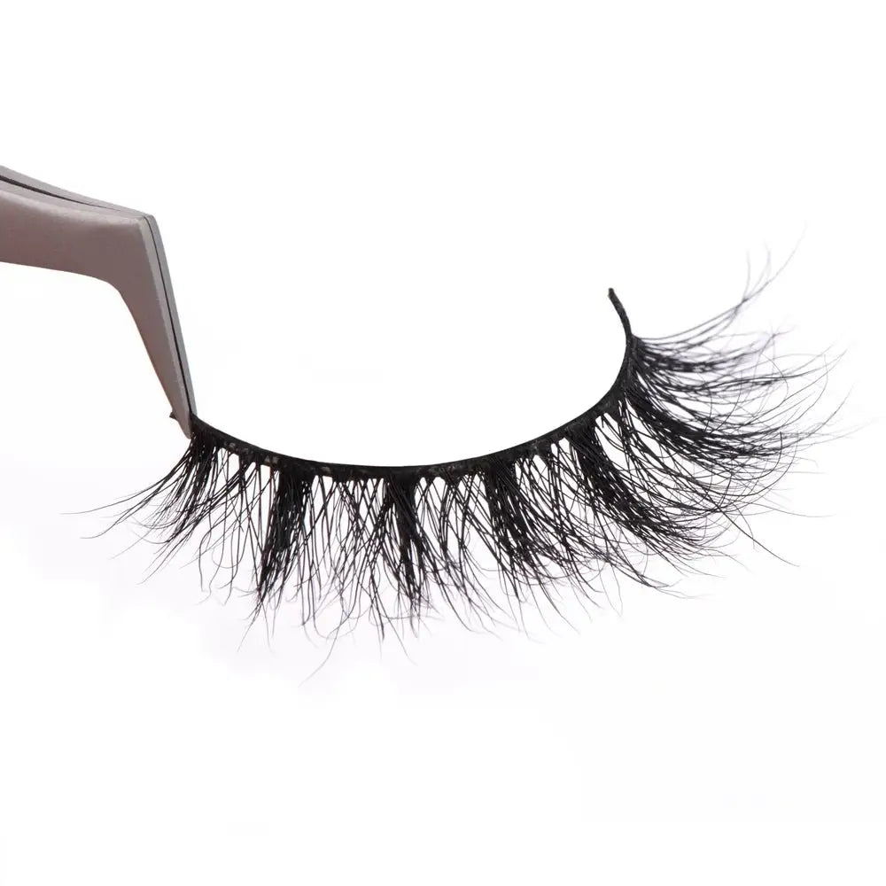 Ariana Mink Lashes - Natural Looking Lashes - 18MM - Love Eyelashes